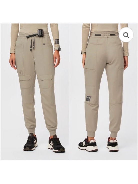 Figs Pants - FIGS STAR WARS Mandalorian Scrub Jogger Women Size XL Beige Baby Yoda Pants RARE